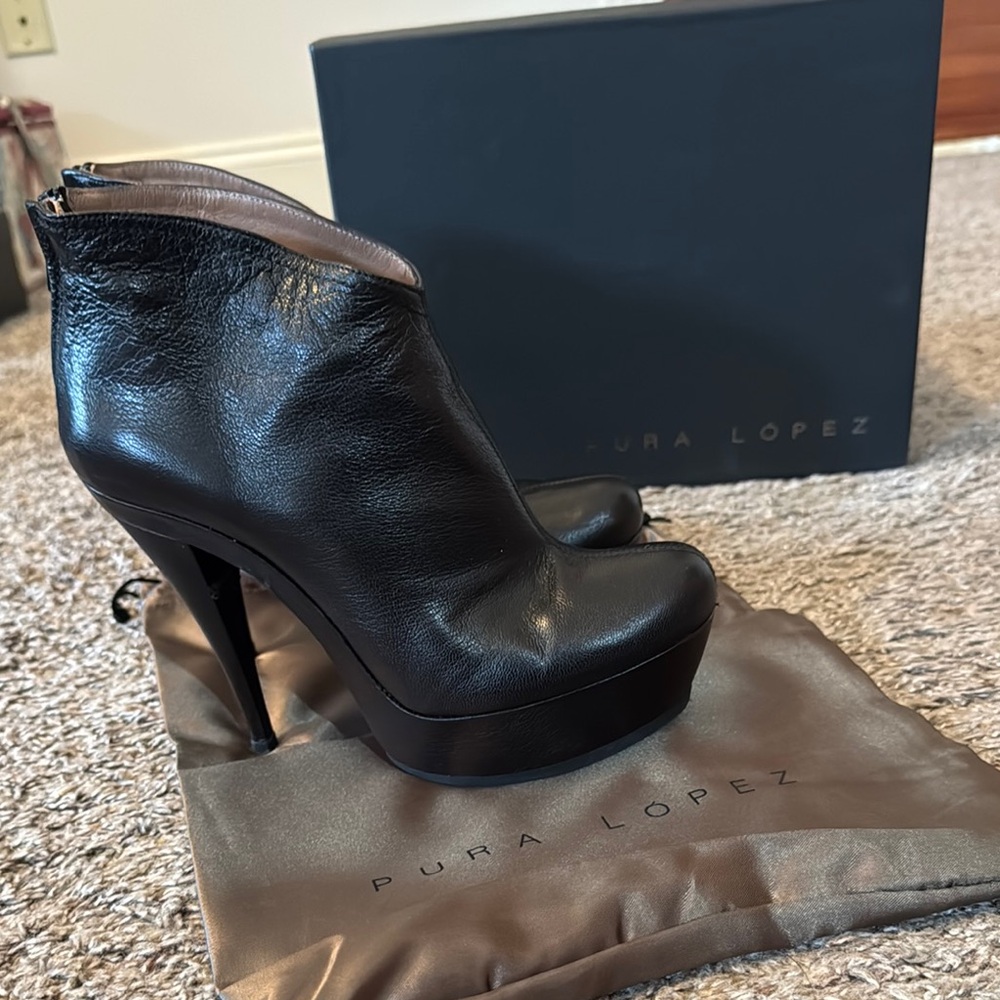 Pura Lopez Black Heeled Boots with Sculpted Heel